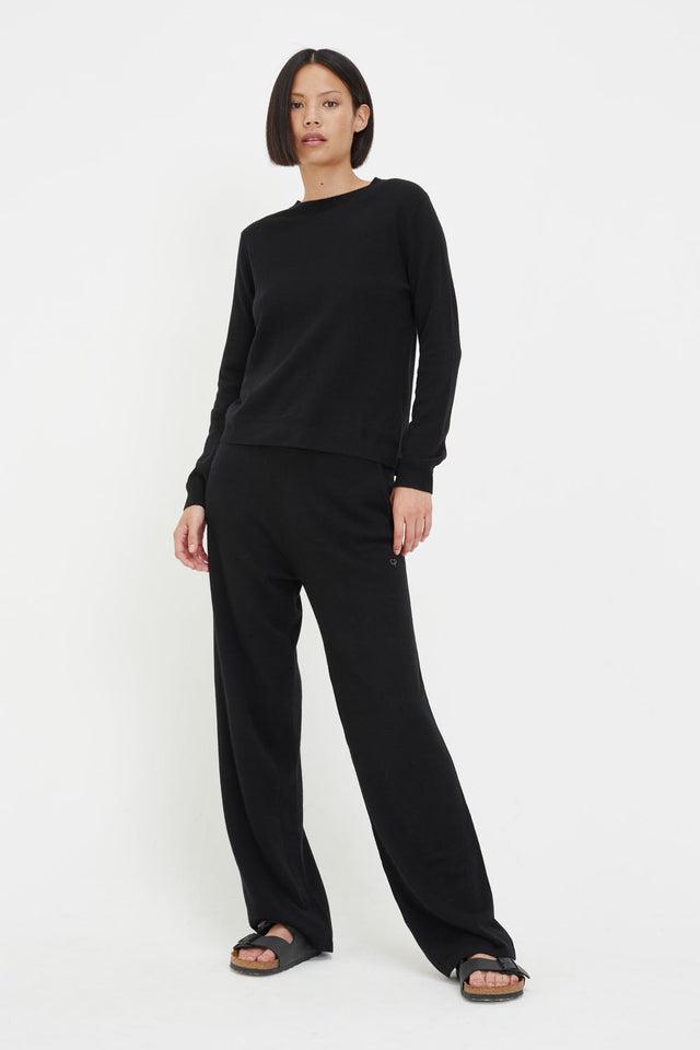 Black Cashmere Crew Sweater image 4