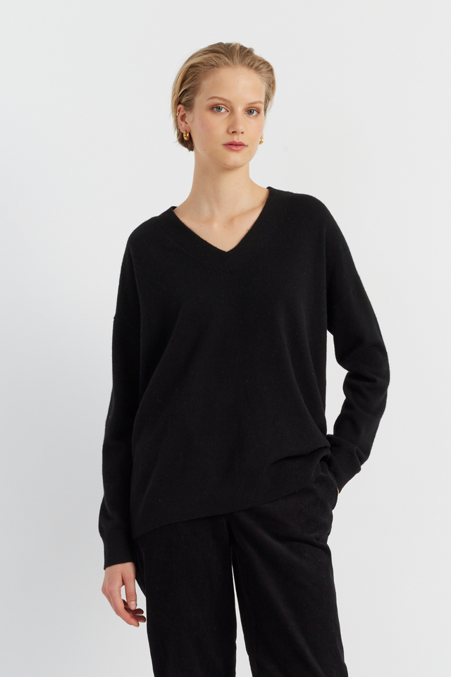 Women's V-Neck Sweater Chinti and Parker Black 100% Cashmere Size XS-3L image 1