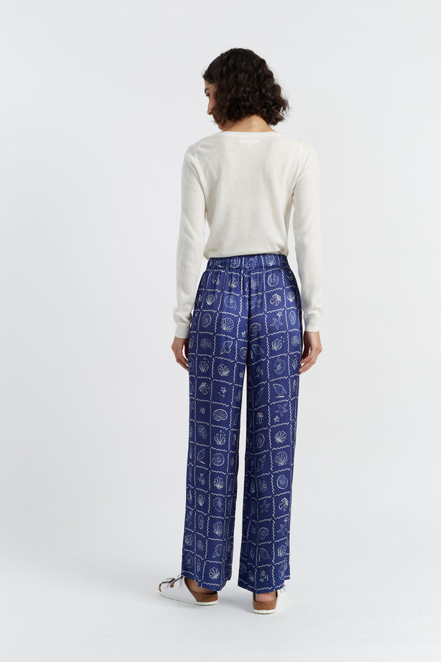 Women's Chinti and Parker Trousers Blue Shell Print Viscose-Rayon Size 6-16 image 4